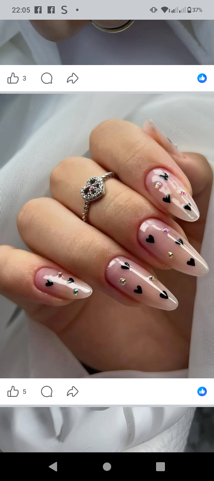 Press on nails